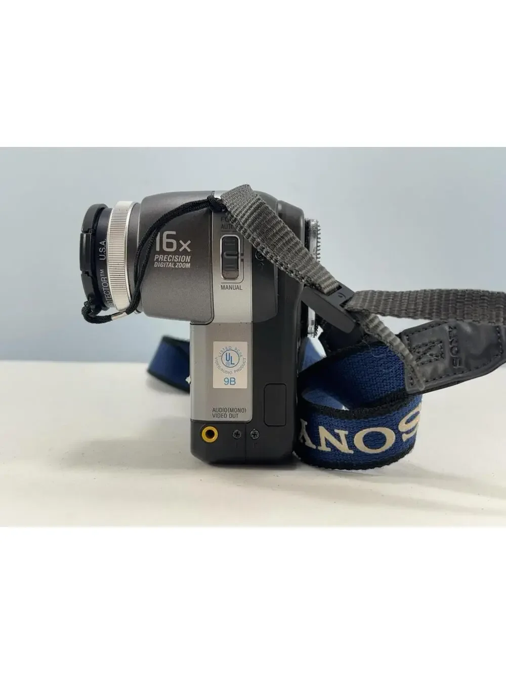 Sony Mavica Digital Camera & Case MVC-FD88 With A/V Cord - Untested As Is